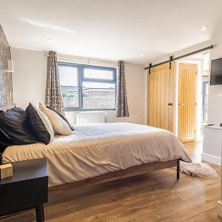 The Annexe Close To Dover Port River Экстерьер фото