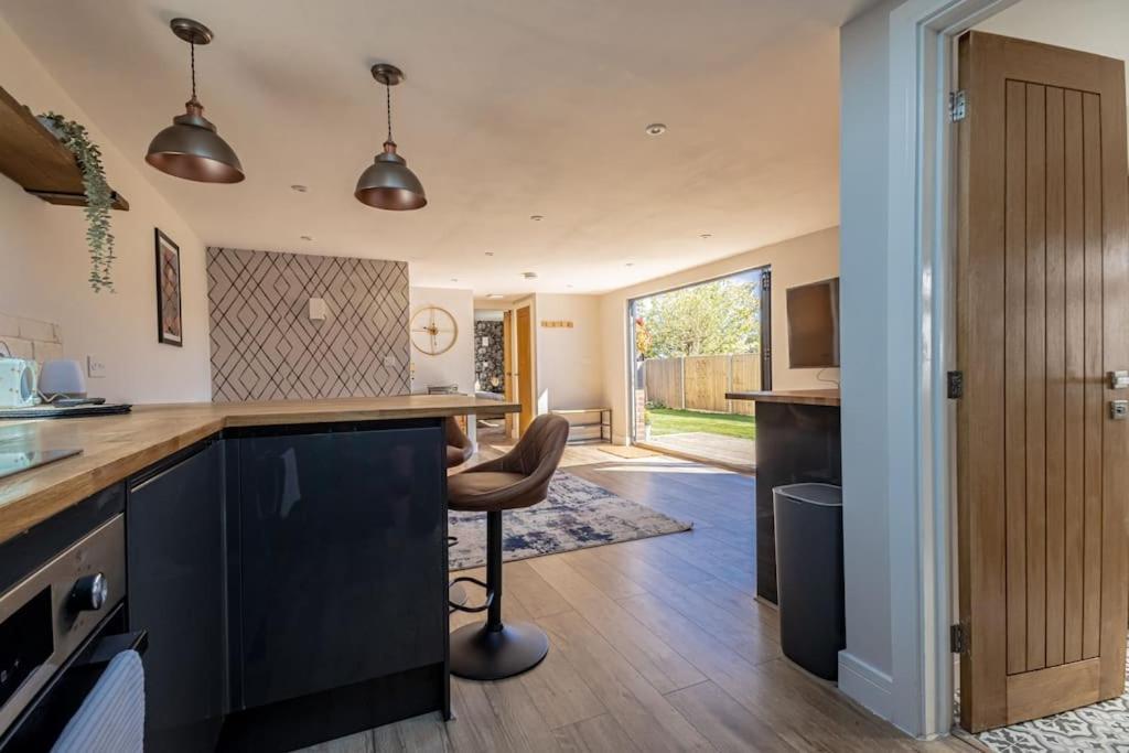 Apartment The Annexe Close To Dover Port River