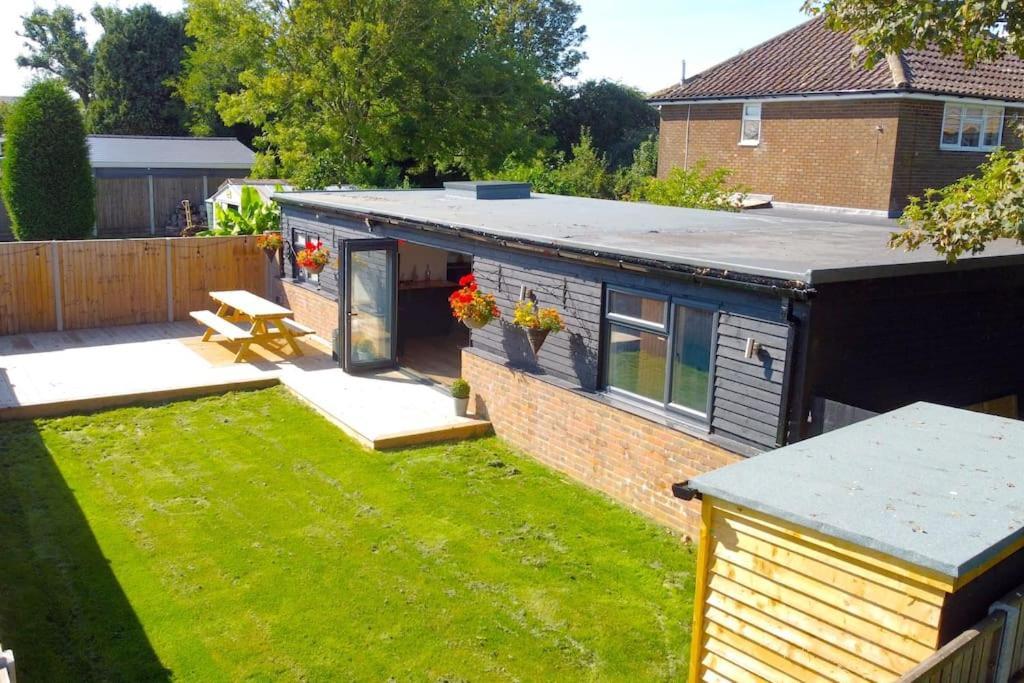 Apartment The Annexe Close To Dover Port River